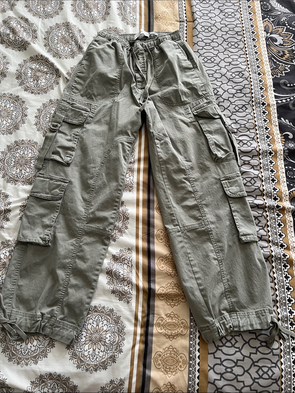 Abercrombie & Fitch Women’s Baggy Cargo Pants XXS Sage Green Utility
